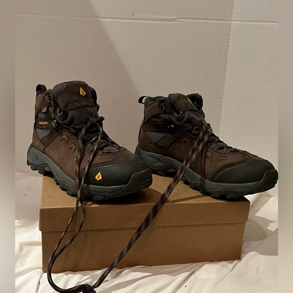 Boy’s/men’s hiking boots. Size 7.5. Vasque brand. Worn on a 2 week vacation only